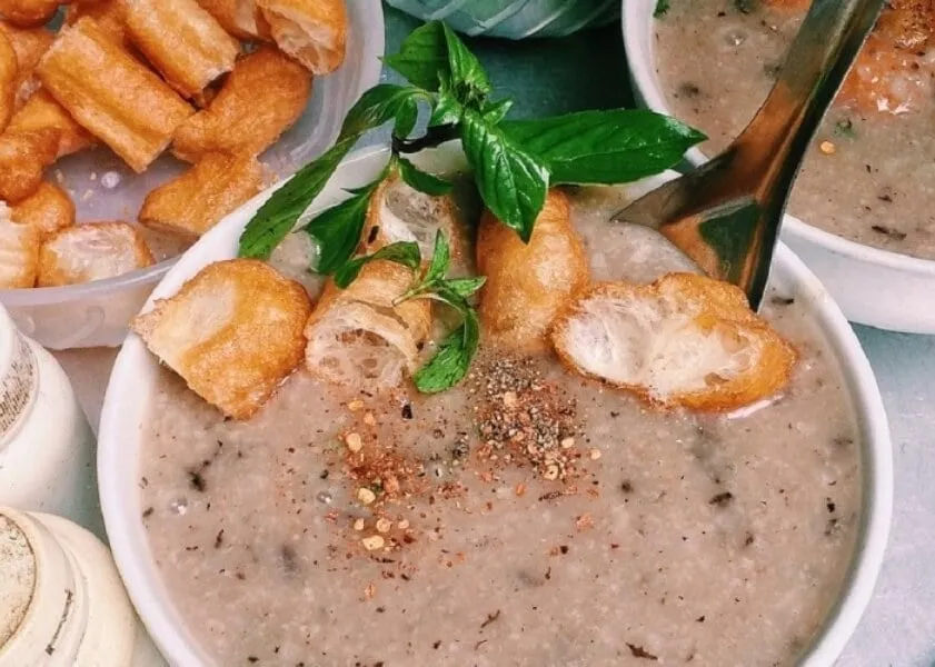 Cháo quẩy lòng sườn thơm ngon
