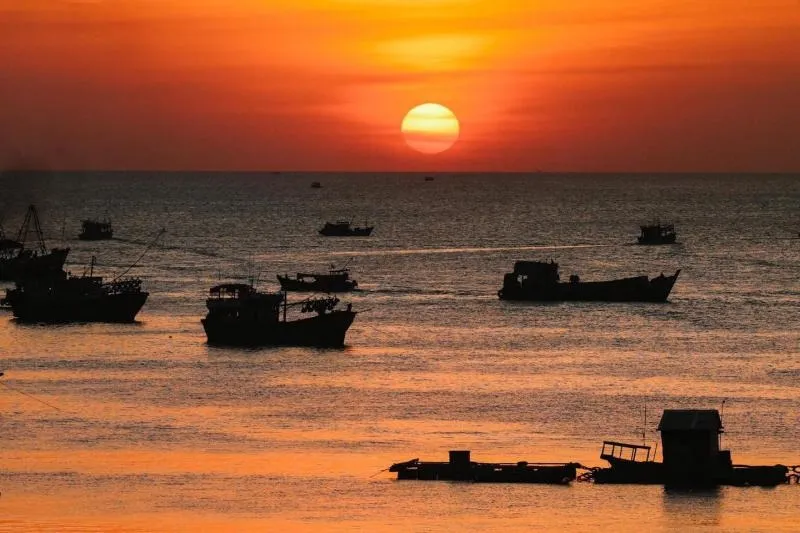 Hoàng hôn tại làng chài Hàn Ninh