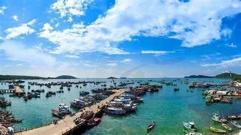 Làng chài Hàm Ninh