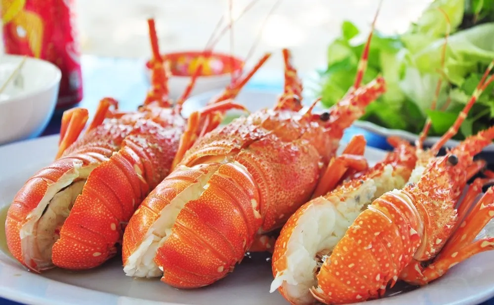Tôm hùm hấp đơn giản thơm ngon bổ dương