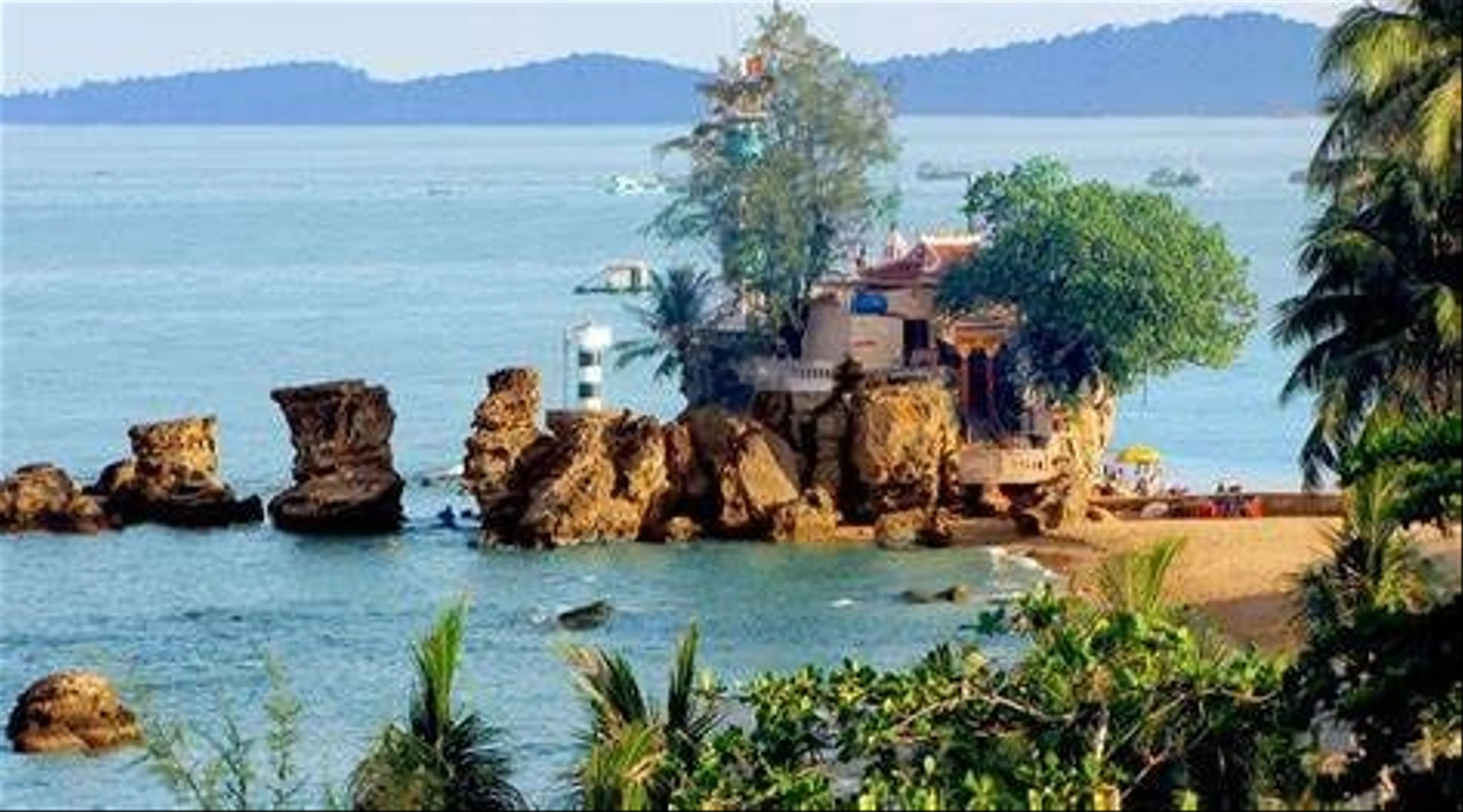 Khám Phá Dinh Cậu Biểu Tượng Tâm Linh Của Đảo Ngọc