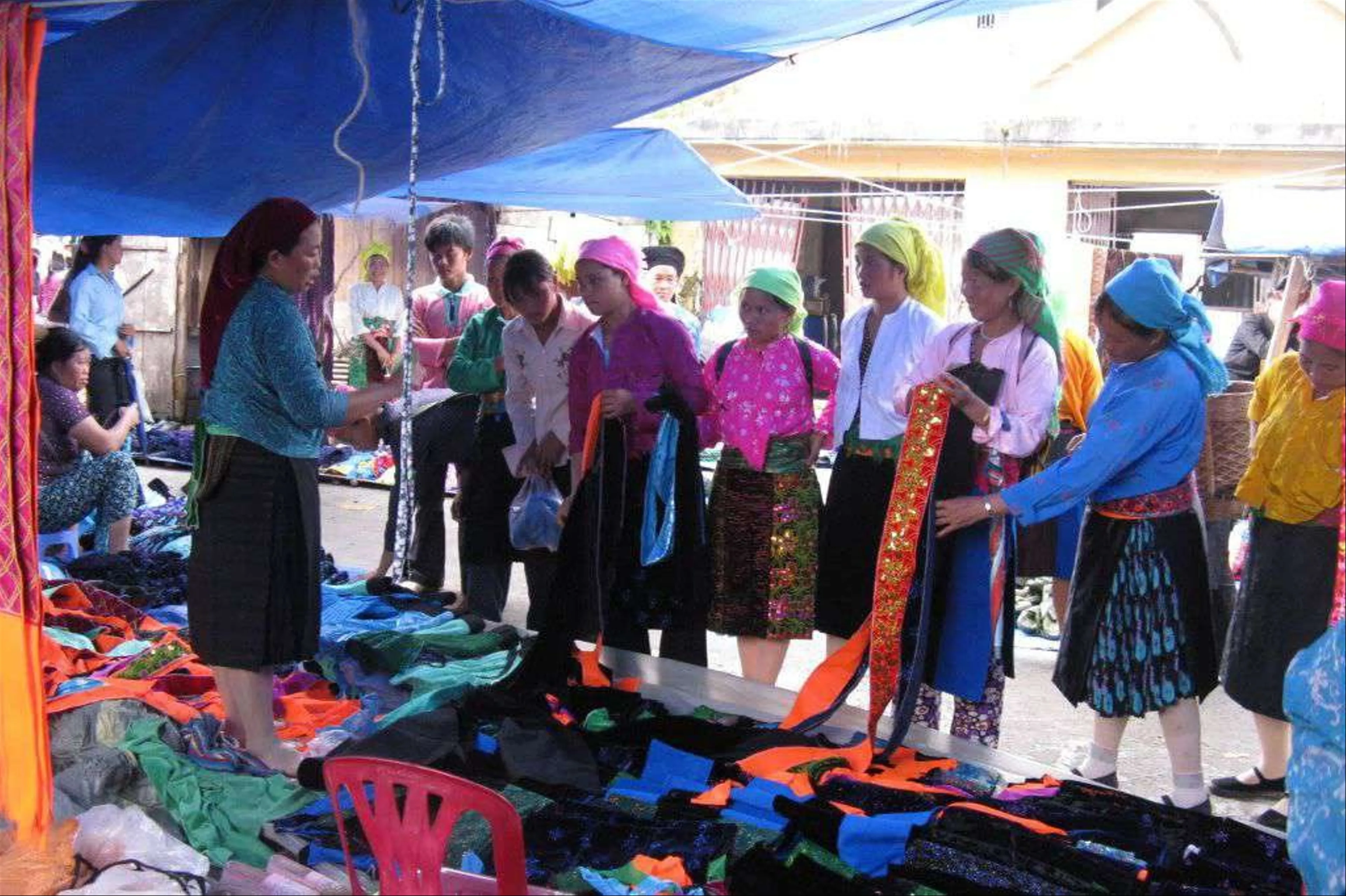 Khám phá những phiên chợ vùng cao nét độc đáo níu chân du khách khi đến với Sapa