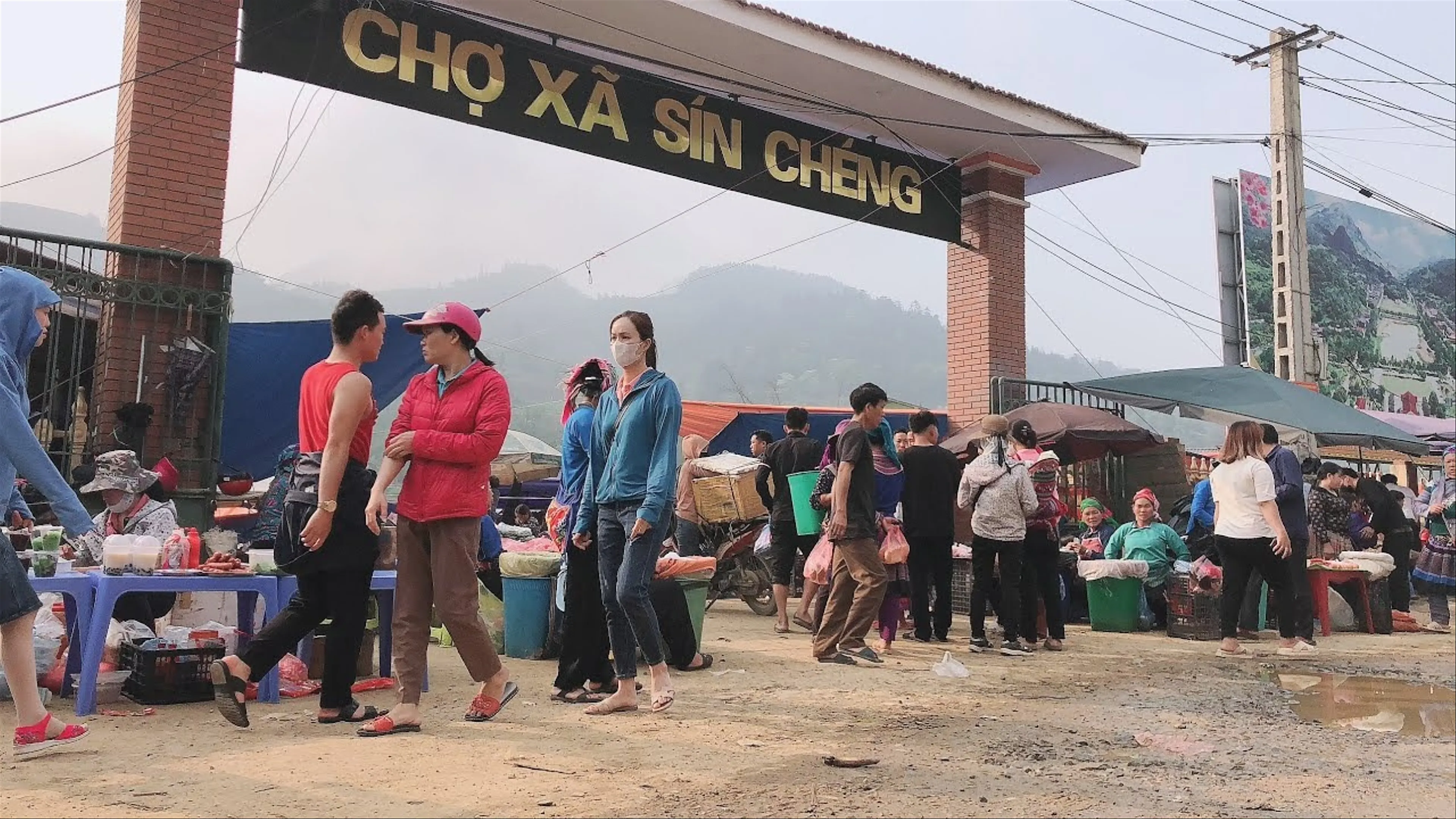 Sắc màu chợ phiên Sín Chéng nét văn hóa đặc sắc vùng cao Si Ma Cai