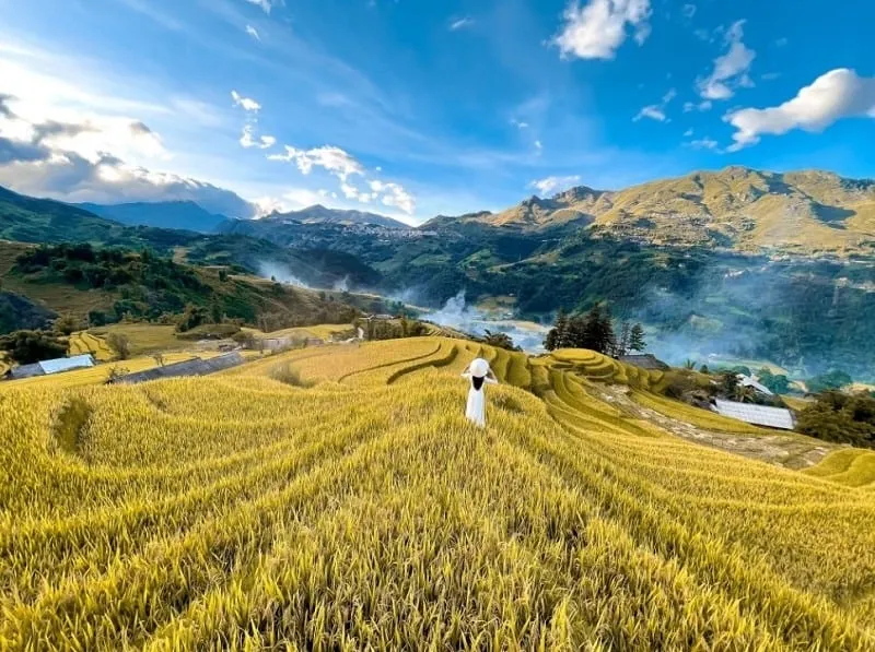 Take photos and check in at Sapa Lake Village