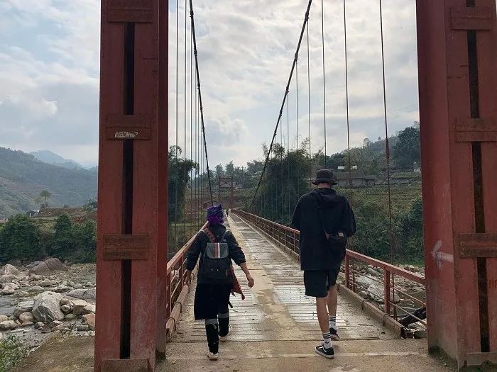 Cầu treo tại bản dền Sapa