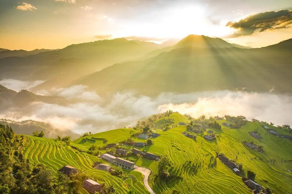 Bình minh tại bản thanh kim SaPa