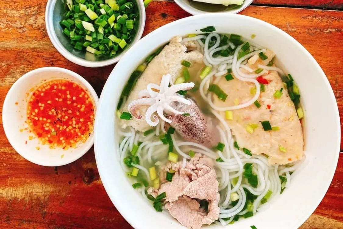 Bún quậy Phú Quốc món ăn sáng thơm ngon