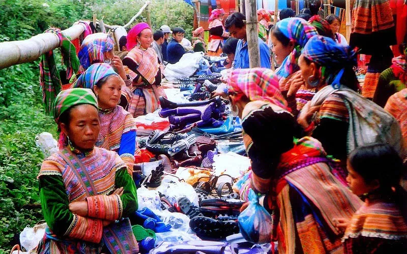 Stalls at Sapa Bridge Market