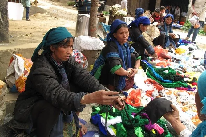 Các gian hàng tại chợ cao sơn Sapa