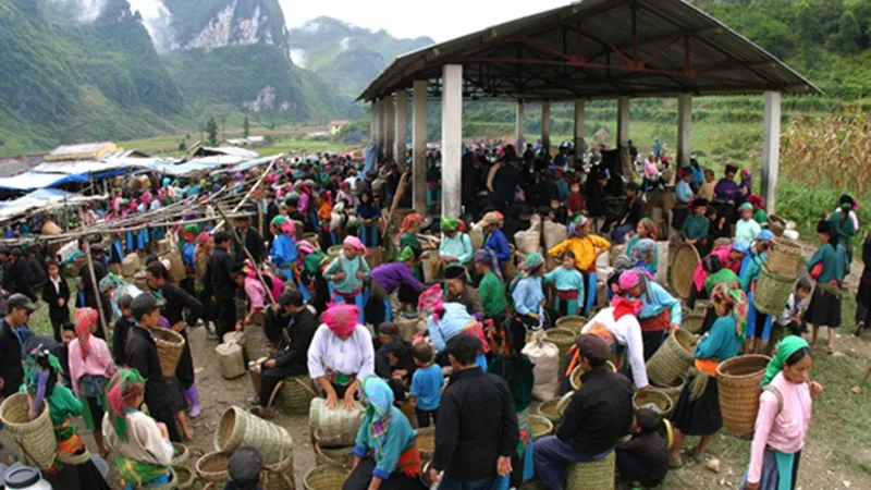 Pha Long Market SAPA ideal destination for tourists