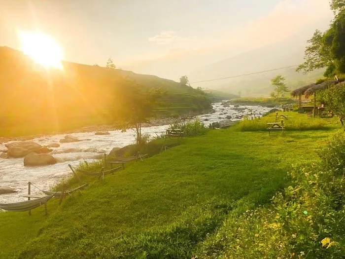 Vẻ đẹp dòng suối mường hoa sapa