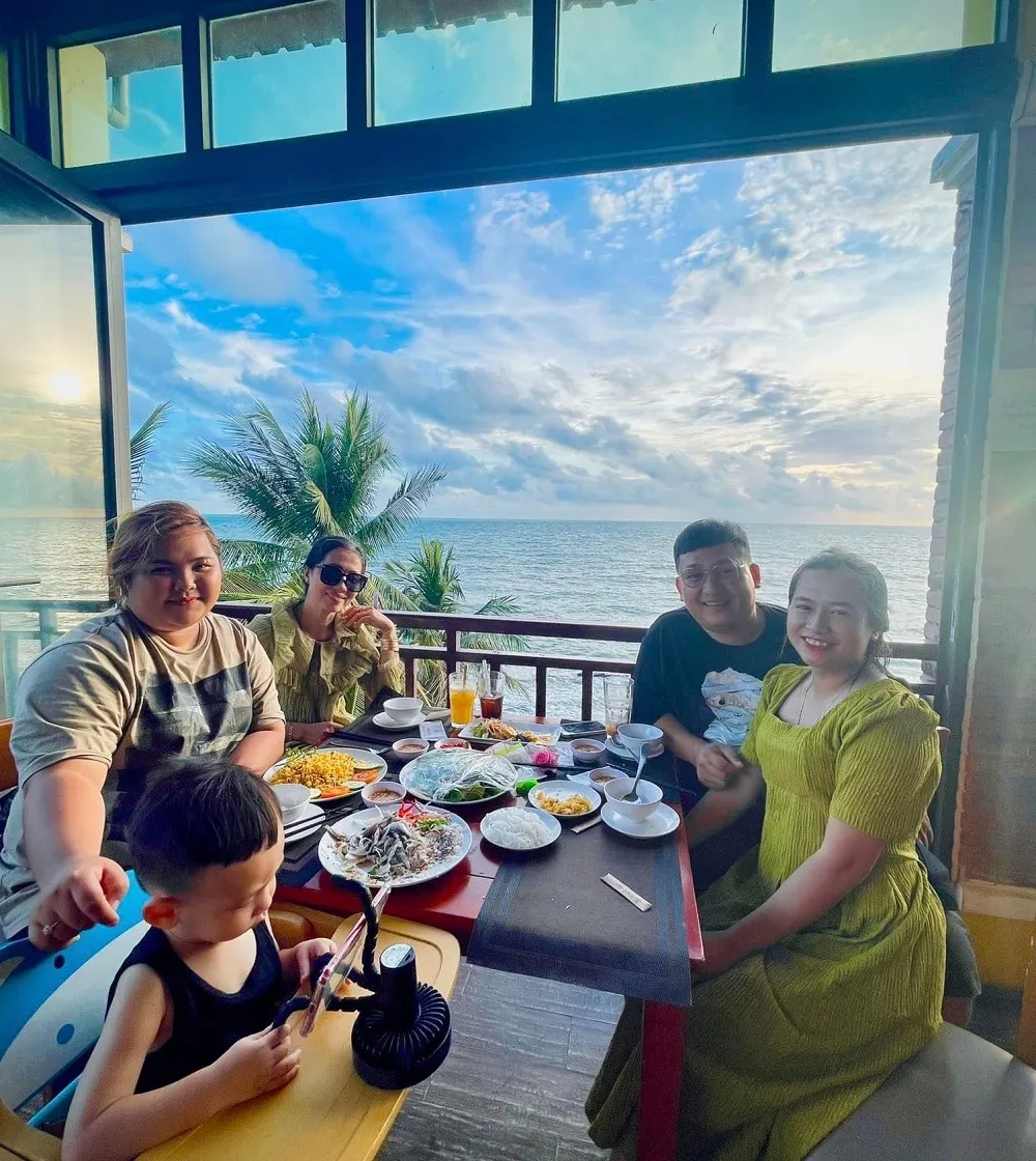 Thưởng thức gỏi các chích view biển