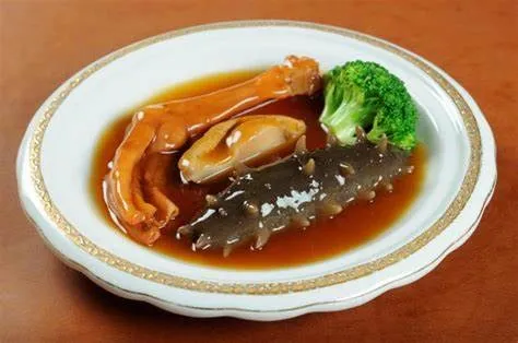 Hải sâm hầm chân gà