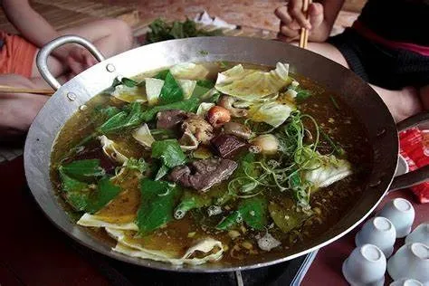 Món thắng cố, lẩu ngựa sapa