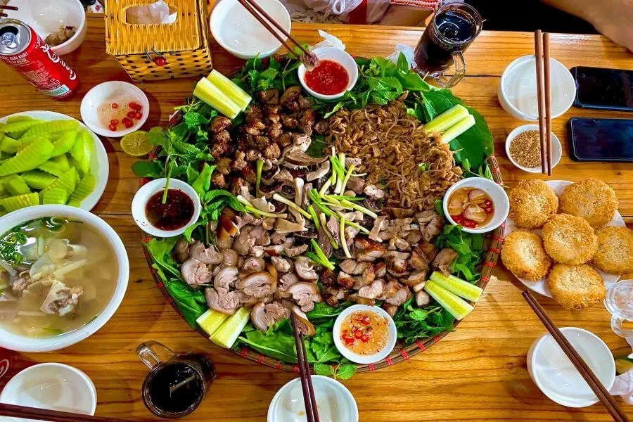 Thịt lợn cắp nách bản cát cát