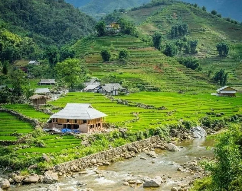 Muong Hoa valley in Sapa is so beautiful that it captivates visitors.
