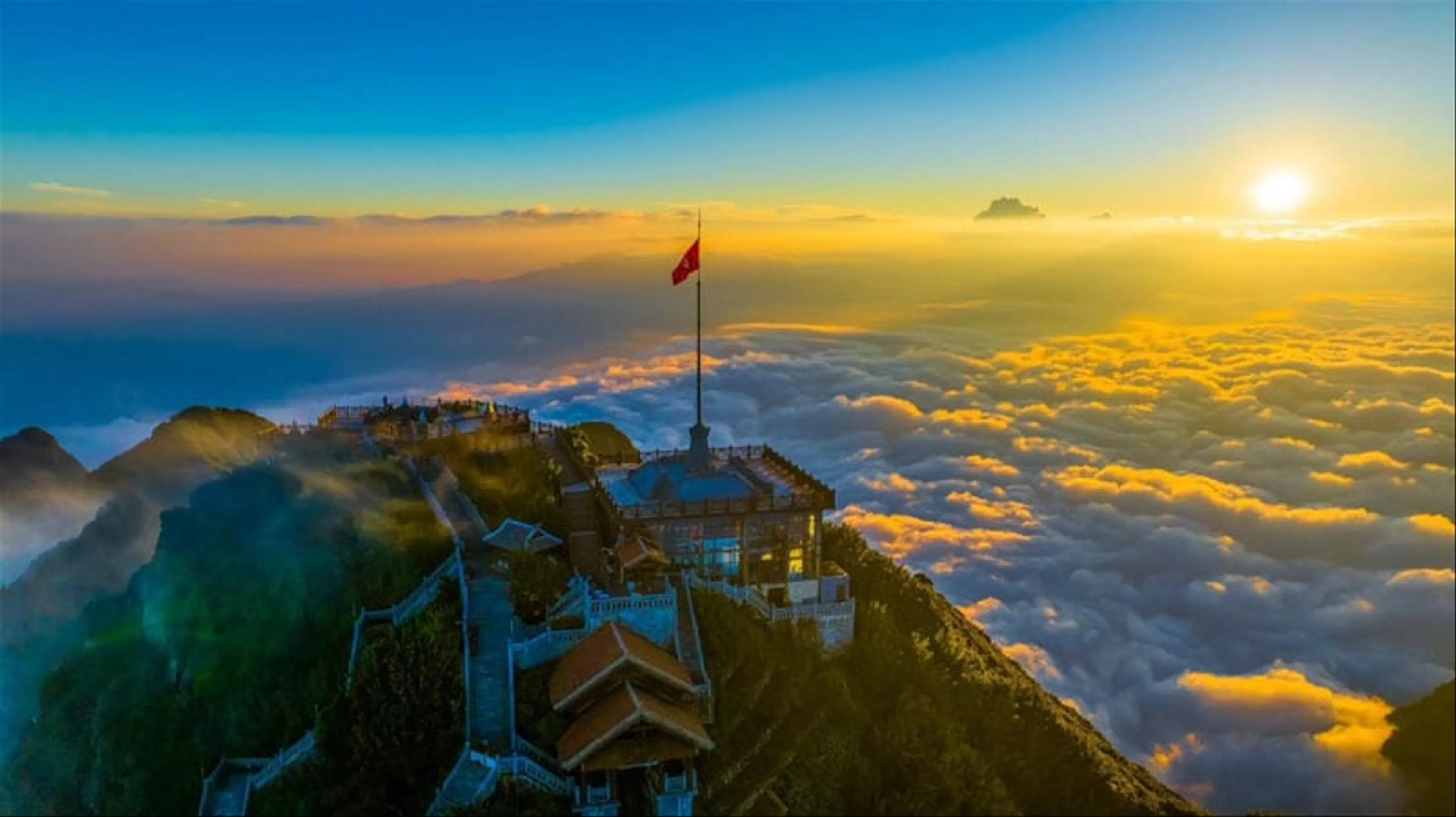 Fansipan - Hành Trình Chinh Phục Nóc Nhà Đông Dương