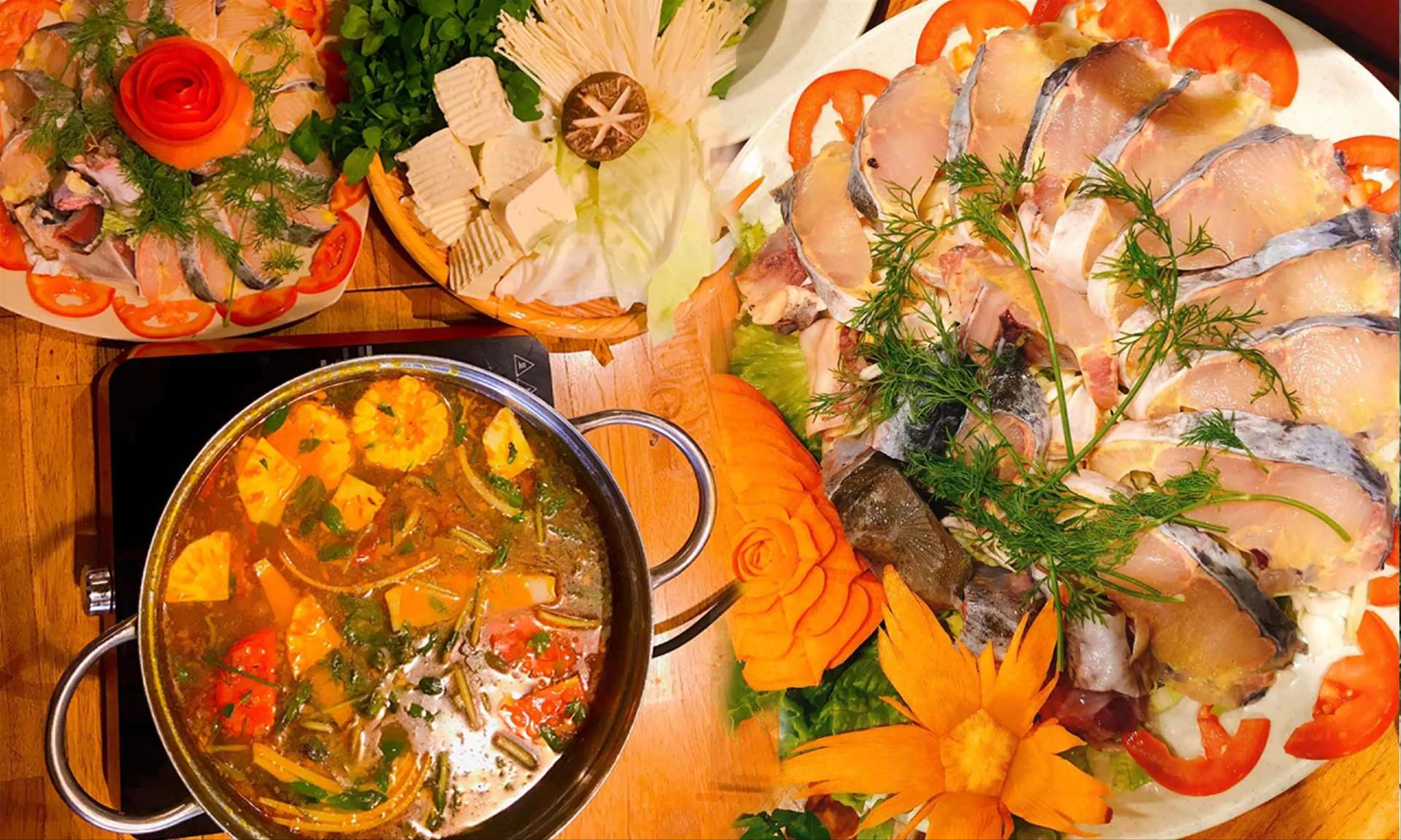 Thưởng thức lẩu cá tầm Sapa