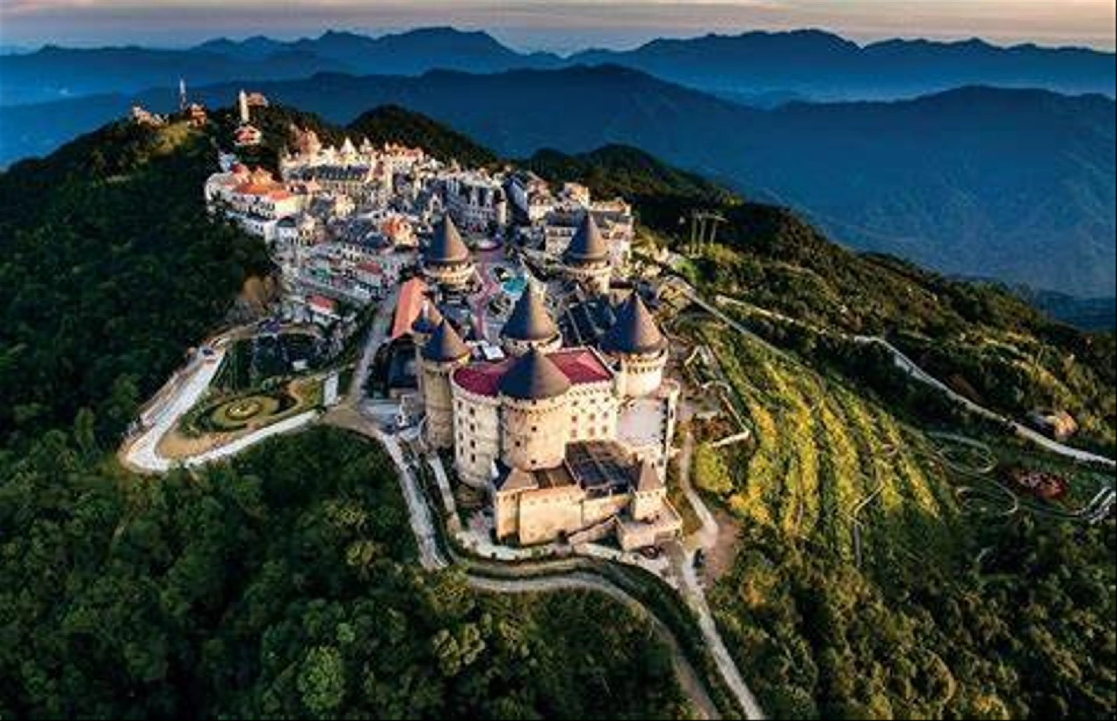 Khám Phá Tour Du Lịch Đà Nẵng hành Trình Trọn Vẹn Từ Biển Đến Núi