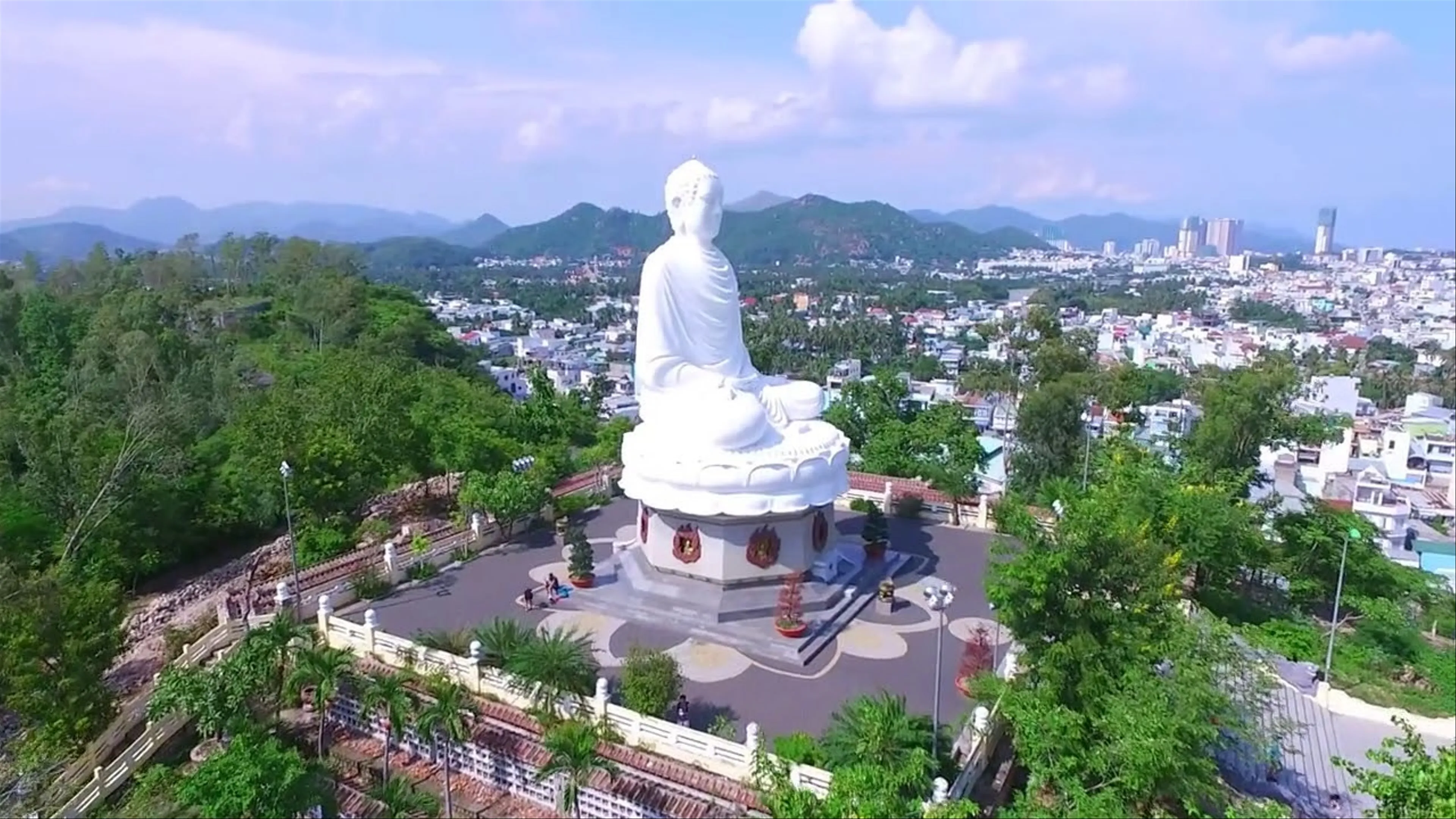 Long Son Pagoda Nha Trang a Spiritual Destination in the Heart of the Seaside City
