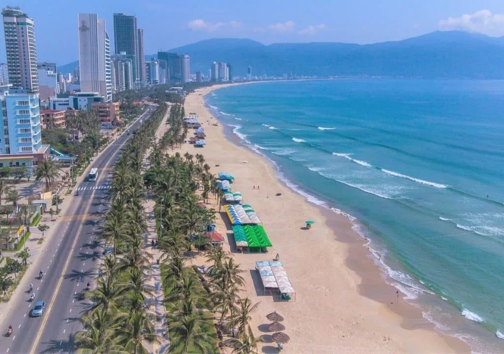 Bãi biển mỹ khê Đà Nẵng nhìn từ trên xuống