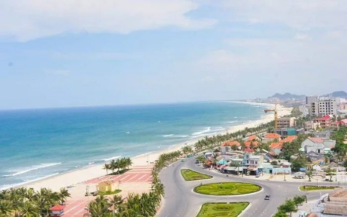 Overview of Pham Van Dong beach, Da Nang