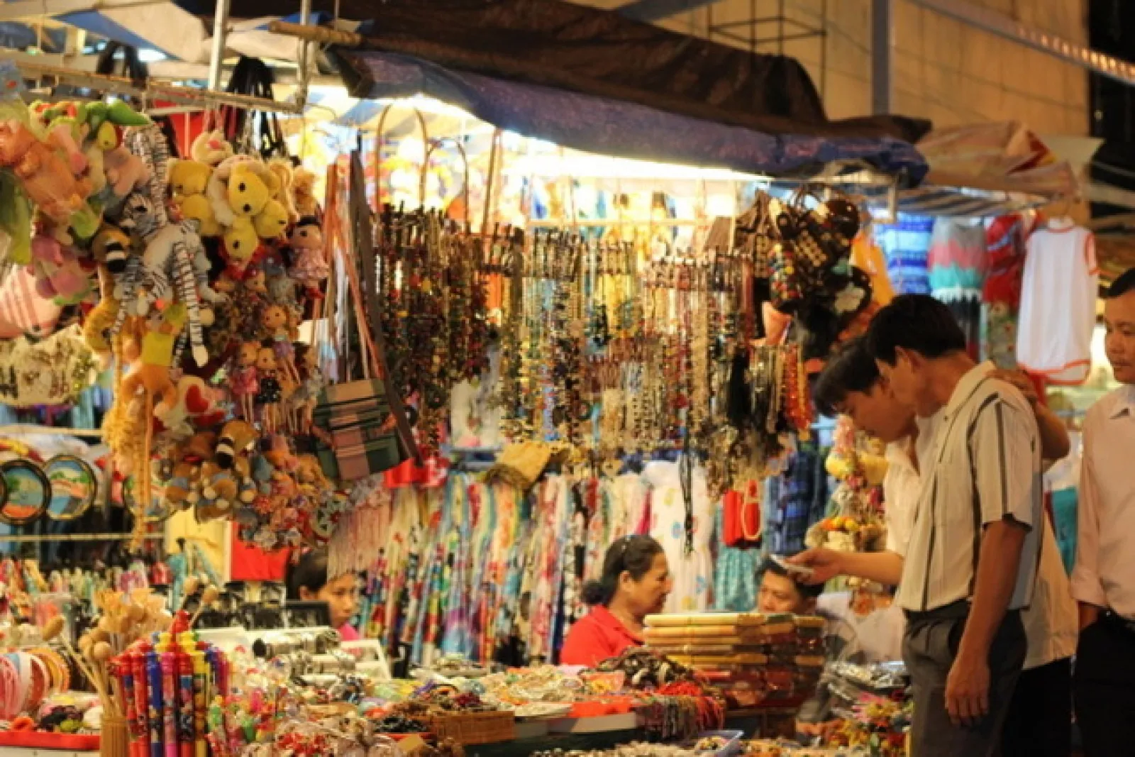 Mua sắm tại chờ đầm nha trang