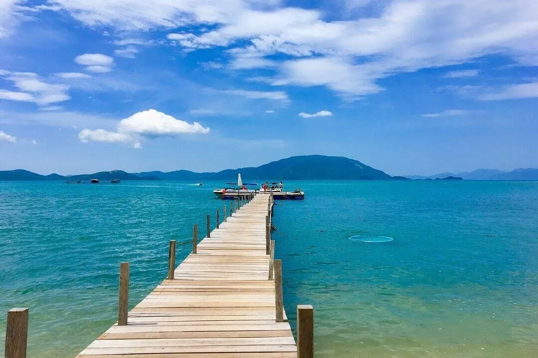 Đảo Điệp Sơn con đường giữa biển nổi tiếng