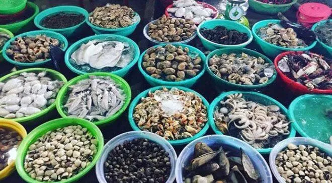 Chợ Đầm thiên đường mua sắm địa phương