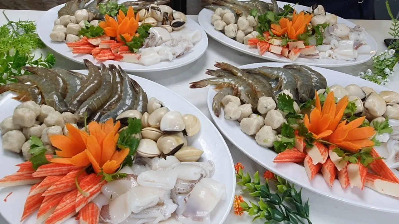 Delicious Nha Trang seafood hotpot