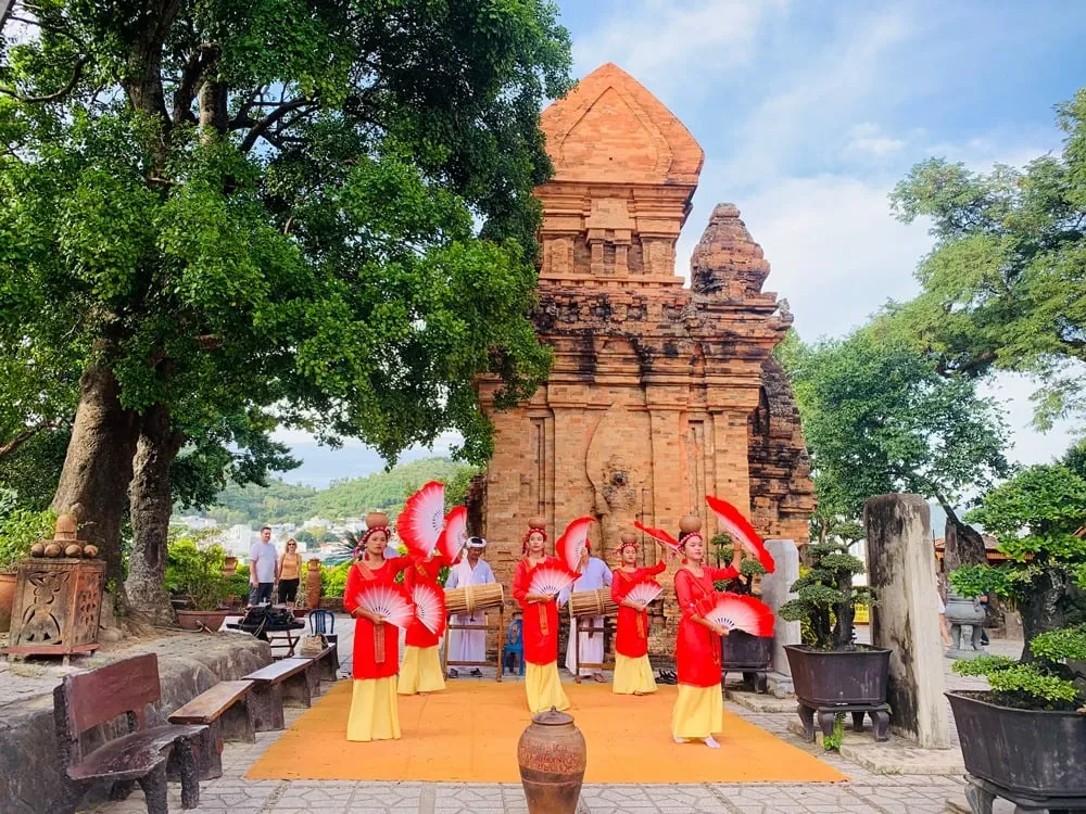 Lễ hội tháp bà Ponnagar