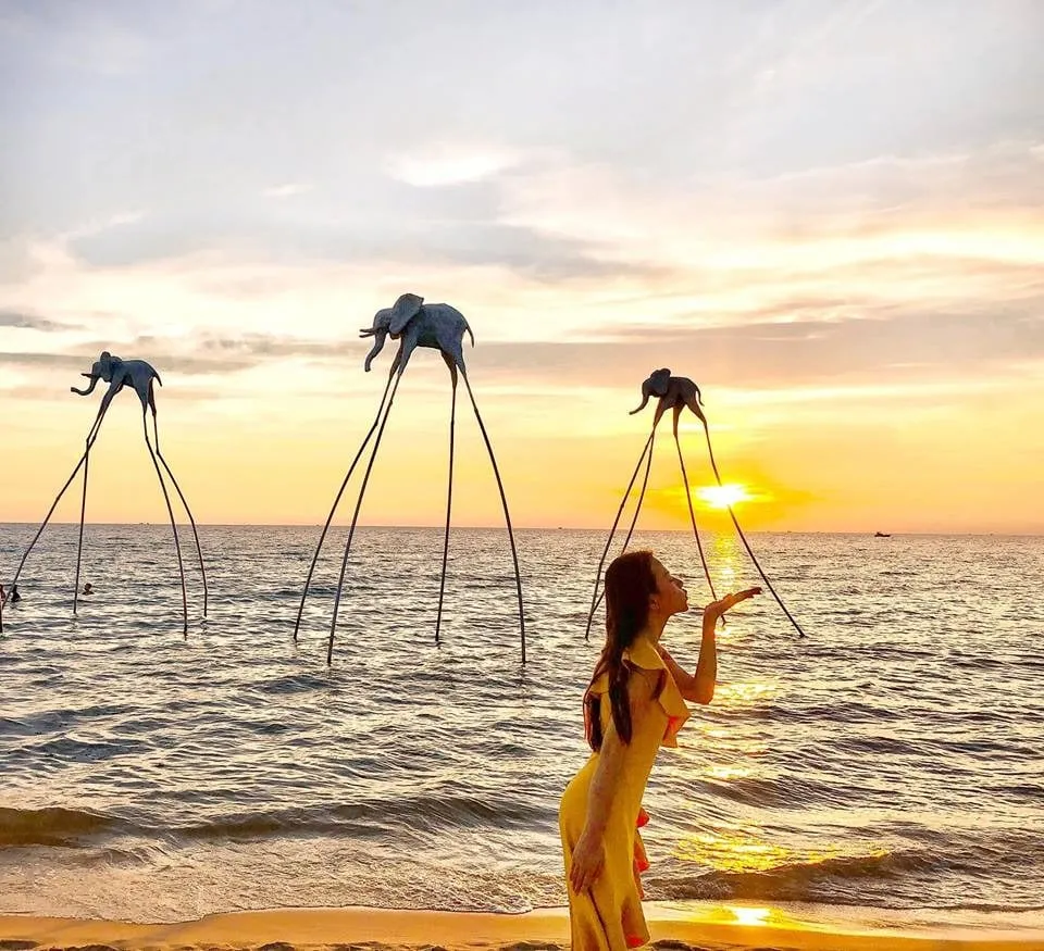 Truong Beach The Lively Heart of Phu Quoc’s Seaside Tourism