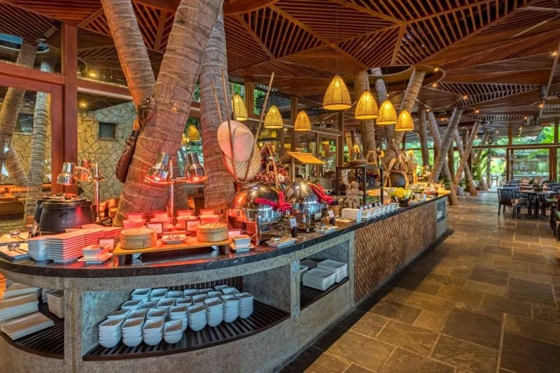 Restaurant & Dining