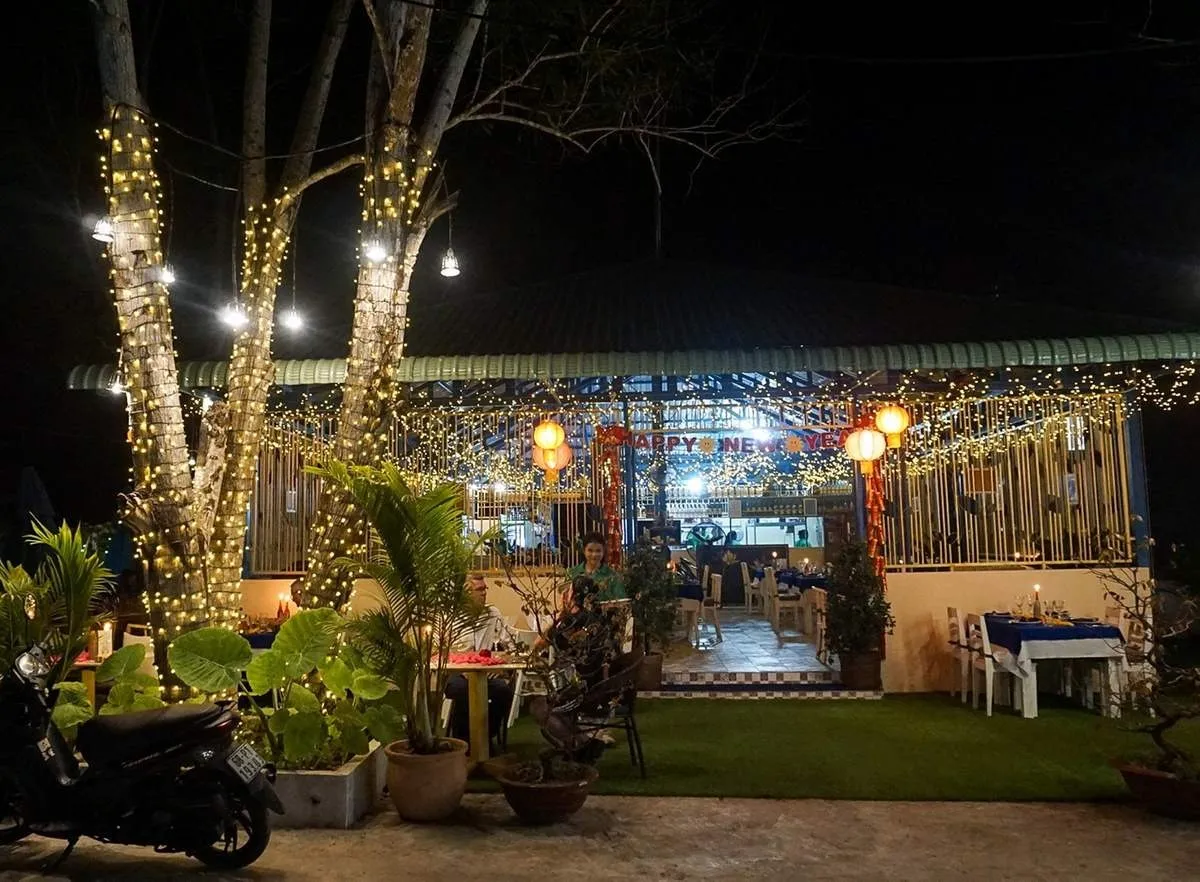 Mai Hương Restaurant Trải nghiệm ẩm thực 3 miền ngay tại Grand World