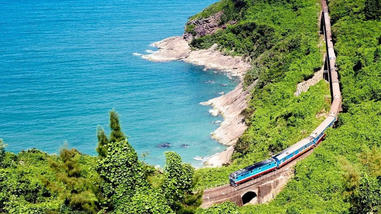 du lịch khám phá bằng tàu hỏa