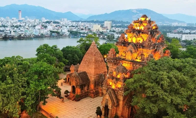 Tháp Bà Ponagar Nha Trang
