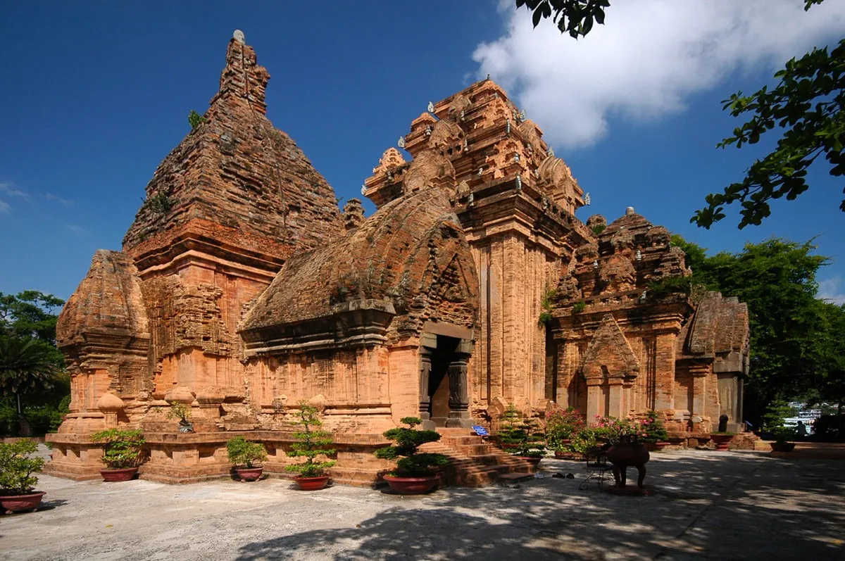 Vẻ đẹp của tháp bà Ponagar