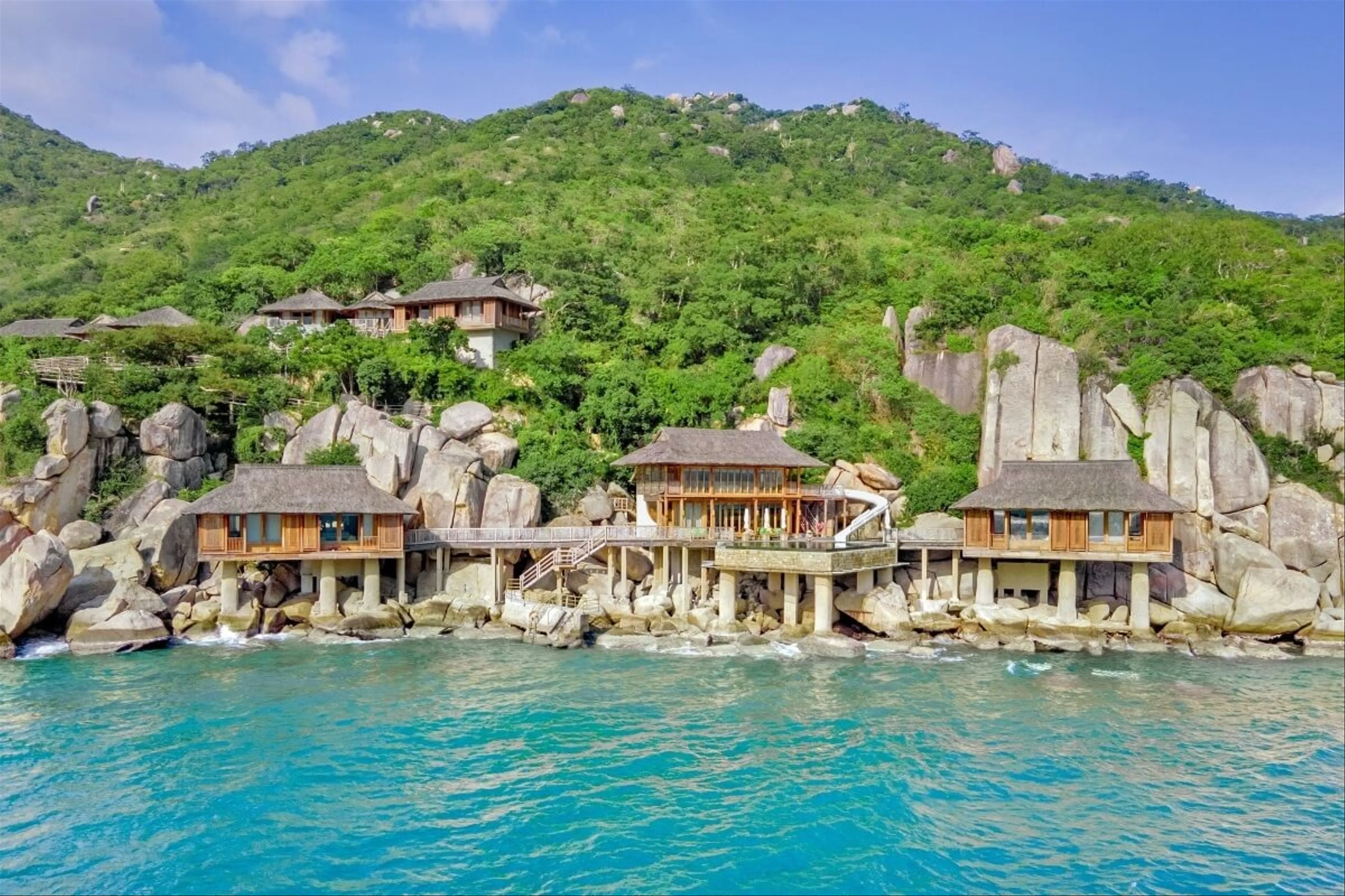 Vịnh Ninh Vân Nha Trang thiên đường nghỉ dưỡng yên bình giữa lòng biển xanh