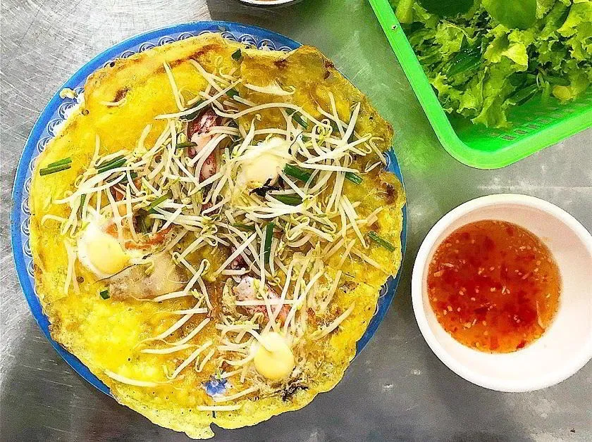 Nha Trang squid pancakes, a delicious dish that attracts tourists