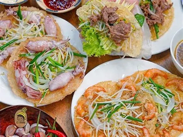 Nha Trang squid pancakes, a delicious dish that attracts tourists