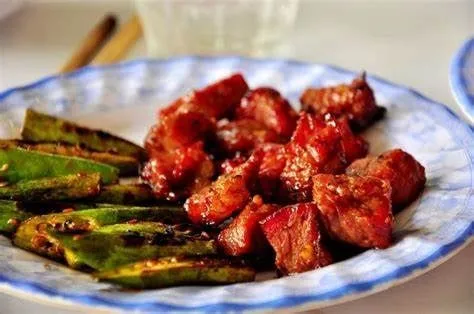 Bò nướng Lạc Cảnh là món ăn nổi bật tại Nha Trang,