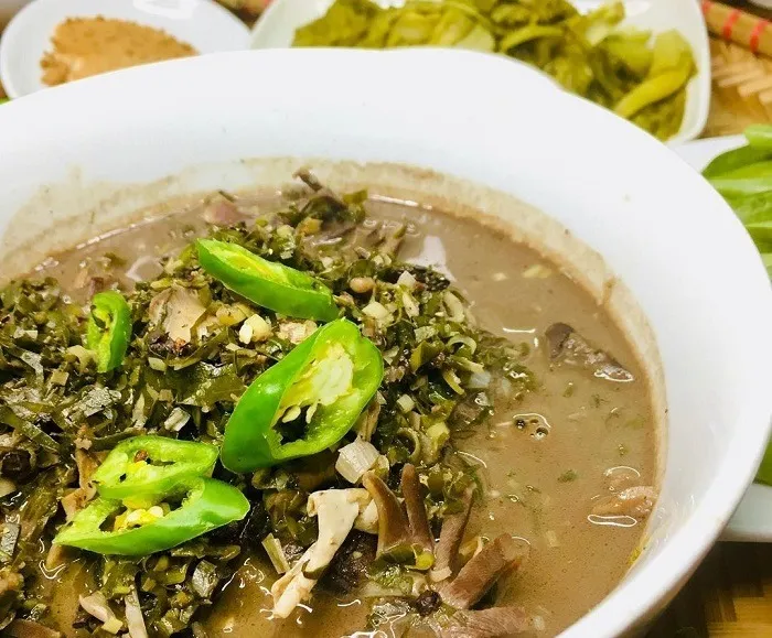 Canh lá đắng thơm ngon hấp dẫn lạ mắt