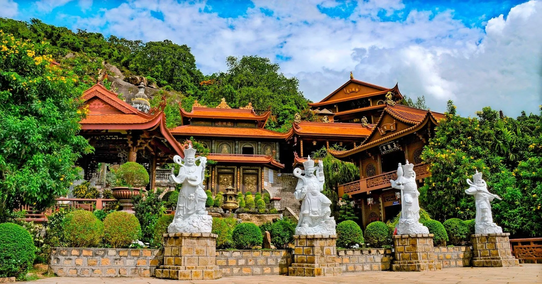 Chùa hang cốc tự