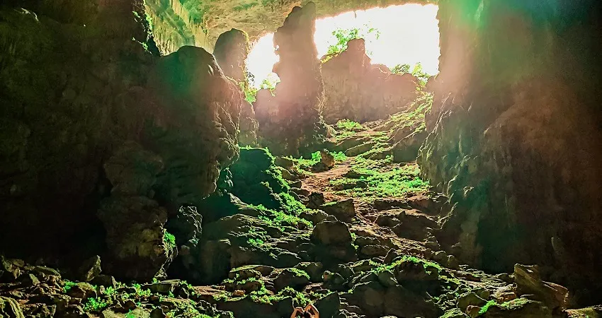 Hang Dơi kỳ quan lòng đất