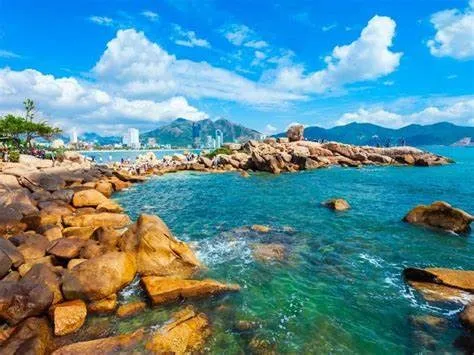 The beauty of Nha Trang's husband and wife islands
