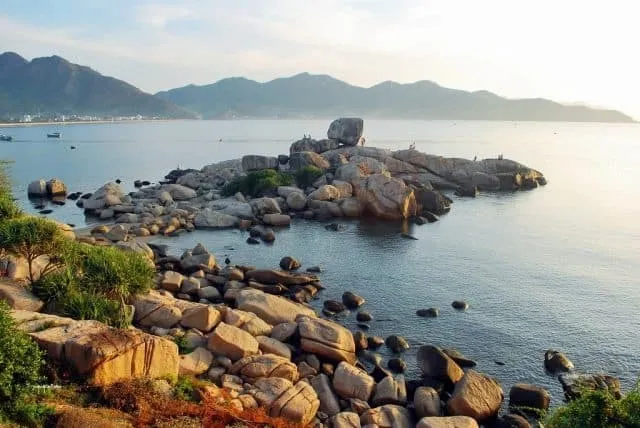 Vẻ đẹp của hòn chồng vợ Nha Trang