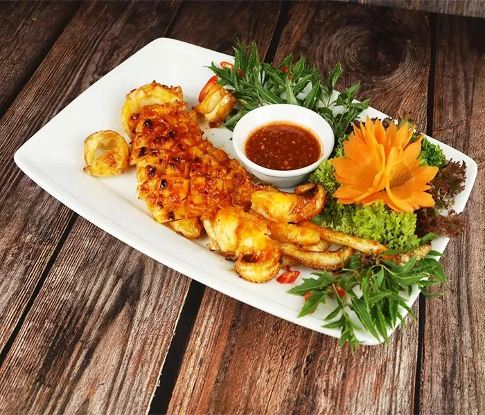 Mực nướng chấm tương ớt