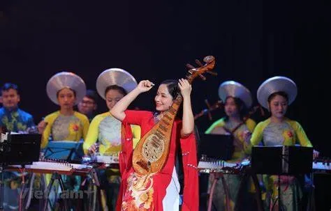 Biểu diễn nhạc cụ dân tộc