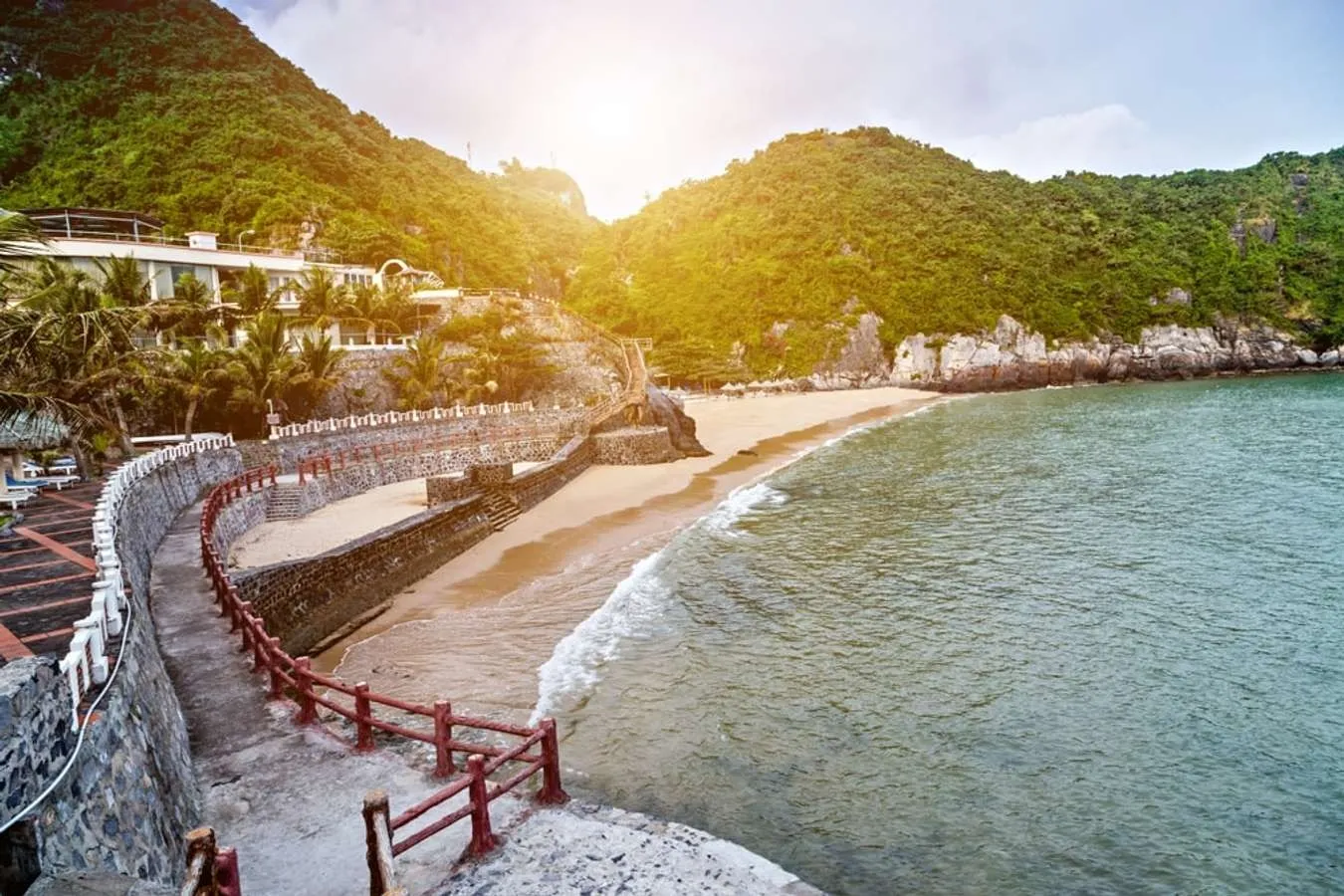 Vẻ đẹp của resort cát bà