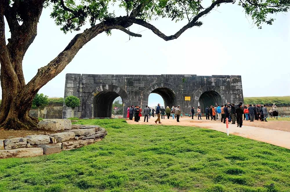 Vẻ đẹp của thành nhà hồ thanh hóa